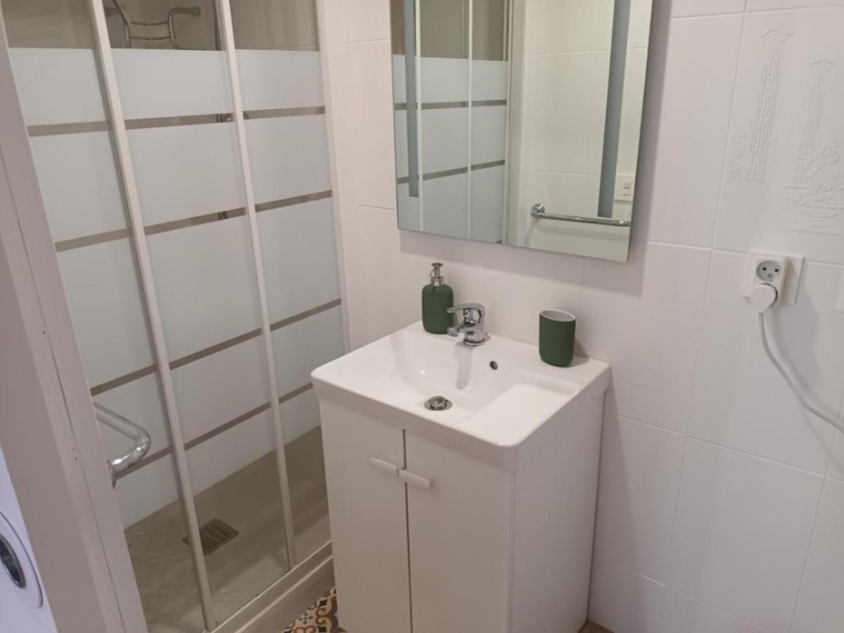 Appartement T2 Renove, Centre-Ville Hendaye, Proche Baie, Sans Ascenseur, Balcon, Calme, Wifi Non Inclus - Fr-1-239-850 エクステリア 写真